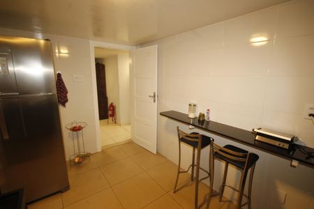 Casa à venda com 248m², 5 quartos e 4 vagasCozinha