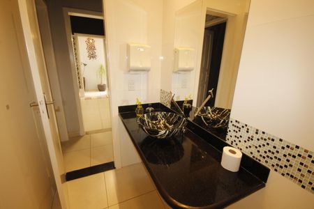 Casa à venda com 248m², 5 quartos e 4 vagasBanheiro 2