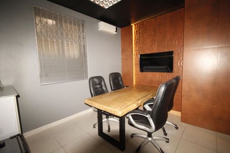 Casa à venda com 248m², 5 quartos e 4 vagasQuarto 4