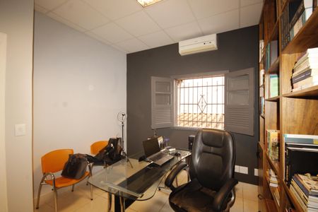 Casa à venda com 248m², 5 quartos e 4 vagasQuarto 3