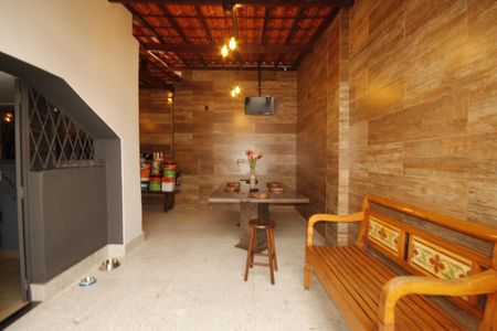 Casa à venda com 248m², 5 quartos e 4 vagasÁrea Gourmet