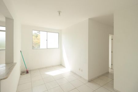 Sala de apartamento para alugar com 2 quartos, 40m² em Campo Grande, Rio de Janeiro