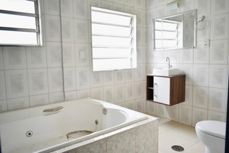 Casa para alugar com 162m², 3 quartos e 4 vagas Casa para alugar com 162m², 3 quartos e 4 vagasBanheiro da Suíte 2