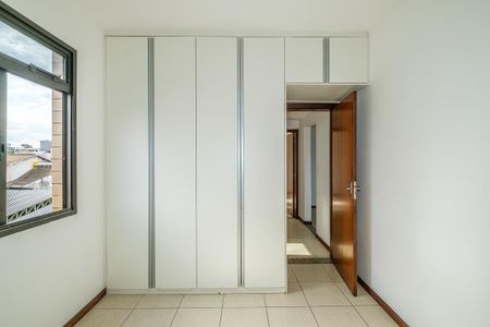 Quarto 1 de apartamento para alugar com 3 quartos, 146m² em Sagrada Família, Belo Horizonte