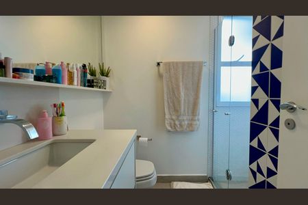 Apartamento à venda com 80m², 2 quartos e 2 vagasBanheiro da Suíte