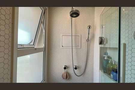 Apartamento à venda com 80m², 2 quartos e 2 vagasBanheiro da Suíte