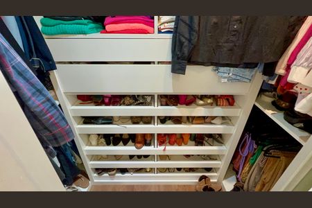 Apartamento à venda com 80m², 2 quartos e 2 vagasCloset da suíte