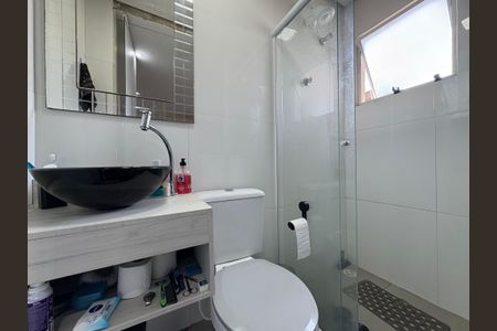 Casa à venda com 112m², 2 quartos e 2 vagas Casa à venda com 112m², 2 quartos e 2 vagasBanheiro da suíte 2