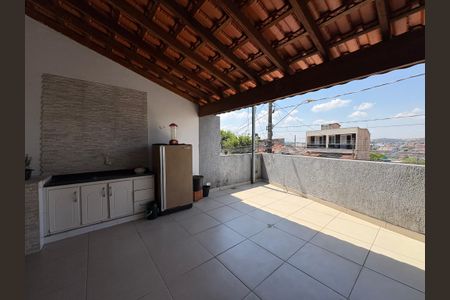 Casa à venda com 112m², 2 quartos e 2 vagas Casa à venda com 112m², 2 quartos e 2 vagasVaranda