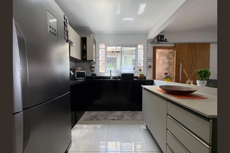 Casa à venda com 112m², 2 quartos e 2 vagas Casa à venda com 112m², 2 quartos e 2 vagasCozinha