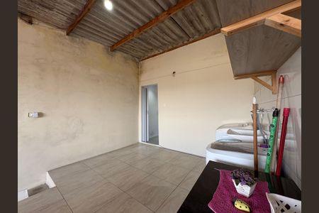 Casa à venda com 112m², 2 quartos e 2 vagas Casa à venda com 112m², 2 quartos e 2 vagasLavanderia