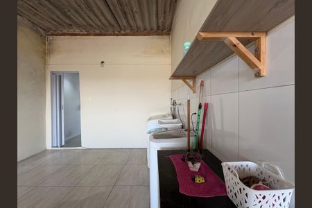 Casa à venda com 112m², 2 quartos e 2 vagas Casa à venda com 112m², 2 quartos e 2 vagasLavanderia