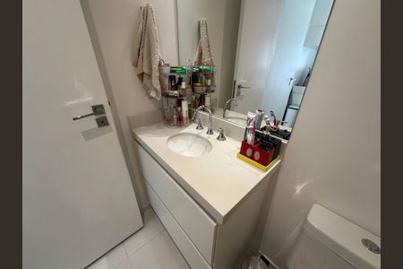 Apartamento à venda com 90m², 2 quartos e 2 vagasBanheiro da Suíte