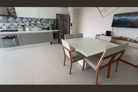 Apartamento à venda com 90m², 2 quartos e 2 vagasSala