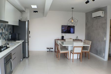 Apartamento à venda com 90m², 2 quartos e 2 vagasSala