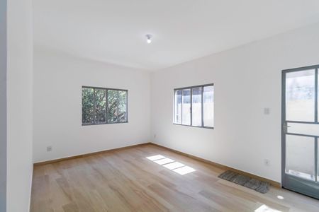 Sala de casa para alugar com 2 quartos, 120m² em São João Batista, Belo Horizonte