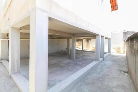 Casa para alugar com 120m², 2 quartos e sem vaga Casa para alugar com 120m², 2 quartos e sem vagaQuintal