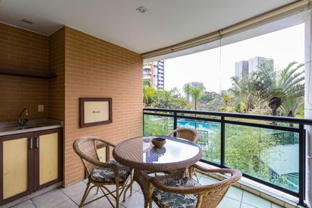 Apartamento à venda com 194m², 3 quartos e 3 vagasVaranda Sala