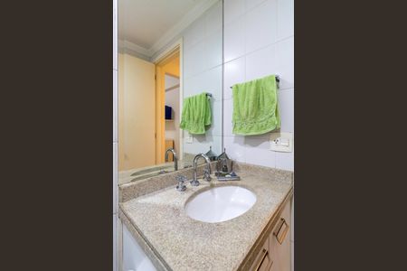 Apartamento à venda com 194m², 3 quartos e 3 vagasBanheiro Suíte 3