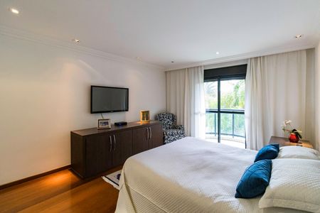 Apartamento à venda com 194m², 3 quartos e 3 vagasSuíte 1