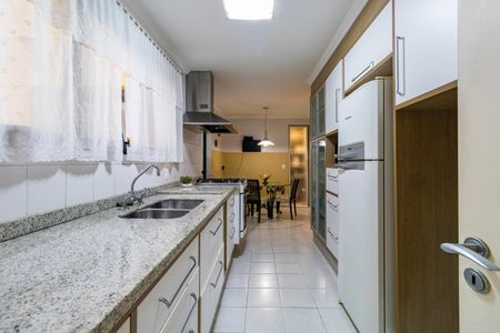 Apartamento à venda com 194m², 3 quartos e 3 vagasCozinha