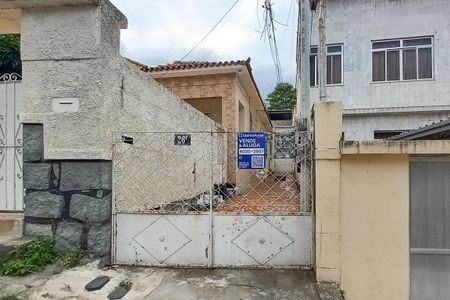 Casa para alugar com 80m², 2 quartos e 2 vagasFachada