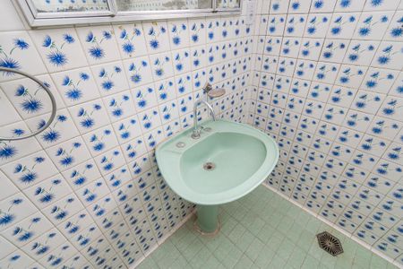 Casa para alugar com 80m², 2 quartos e 2 vagasBanheiro