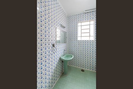 Casa para alugar com 80m², 2 quartos e 2 vagasBanheiro