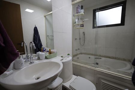 Apartamento à venda com 86m², 3 quartos e 2 vagas Apartamento à venda com 86m², 3 quartos e 2 vagasBanheiro Suíte