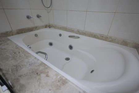 Apartamento à venda com 86m², 3 quartos e 2 vagas Apartamento à venda com 86m², 3 quartos e 2 vagasBanheiro Suíte