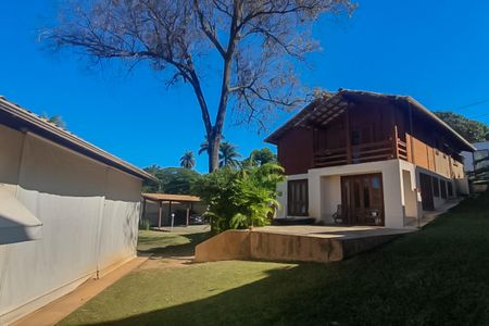 Casa à venda com 287m², 4 quartos e 3 vagas Casa à venda com 287m², 4 quartos e 3 vagasÁrea comum