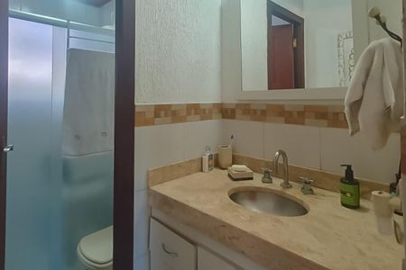 Casa à venda com 287m², 4 quartos e 3 vagas Casa à venda com 287m², 4 quartos e 3 vagasBanheiro Social