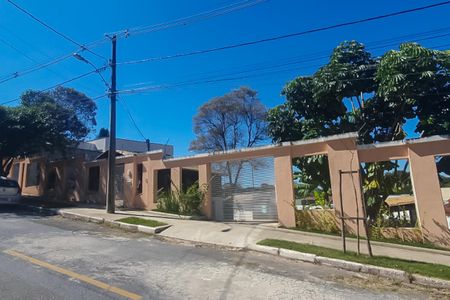 Casa à venda com 287m², 4 quartos e 3 vagas Casa à venda com 287m², 4 quartos e 3 vagasÁrea comum