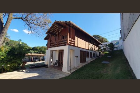 Casa à venda com 287m², 4 quartos e 3 vagas