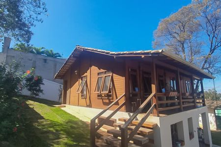 Casa à venda com 287m², 4 quartos e 3 vagas Casa à venda com 287m², 4 quartos e 3 vagasÁrea comum