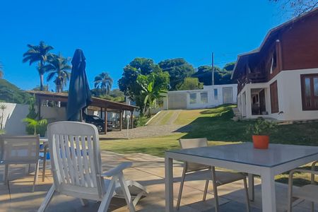 Casa à venda com 287m², 4 quartos e 3 vagas Casa à venda com 287m², 4 quartos e 3 vagasÁrea comum