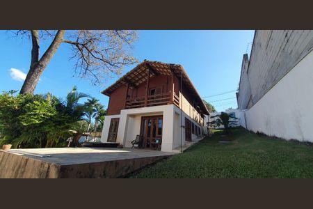 Casa à venda com 287m², 4 quartos e 3 vagas