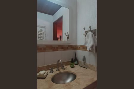 Casa à venda com 287m², 4 quartos e 3 vagas Casa à venda com 287m², 4 quartos e 3 vagasBanheiro Social