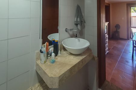 Casa à venda com 287m², 4 quartos e 3 vagas Casa à venda com 287m², 4 quartos e 3 vagasBanheiro Social