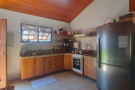 Casa à venda com 287m², 4 quartos e 3 vagas Casa à venda com 287m², 4 quartos e 3 vagasCozinha