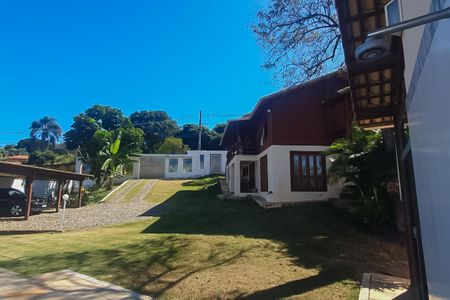 Casa à venda com 287m², 4 quartos e 3 vagas Casa à venda com 287m², 4 quartos e 3 vagasÁrea comum