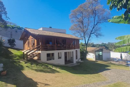 Casa à venda com 287m², 4 quartos e 3 vagas Casa à venda com 287m², 4 quartos e 3 vagasÁrea comum