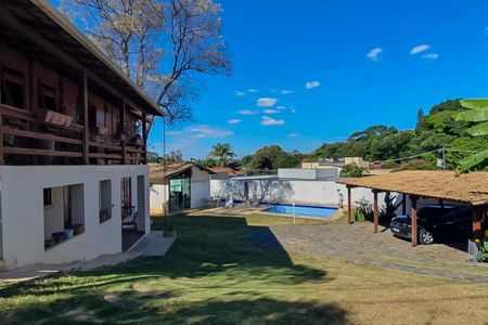 Casa à venda com 287m², 4 quartos e 3 vagas Casa à venda com 287m², 4 quartos e 3 vagasÁrea comum