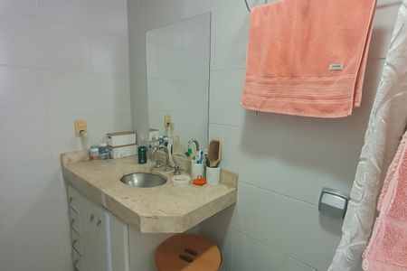 Casa à venda com 287m², 4 quartos e 3 vagas Casa à venda com 287m², 4 quartos e 3 vagasBanheiro Social