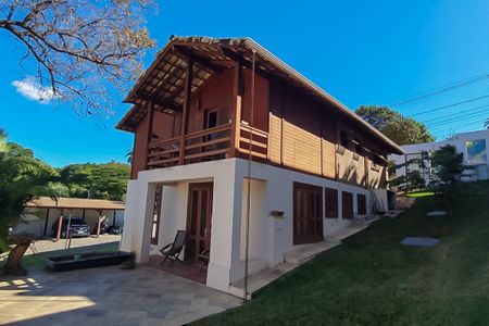 Casa à venda com 287m², 4 quartos e 3 vagas Casa à venda com 287m², 4 quartos e 3 vagasÁrea comum