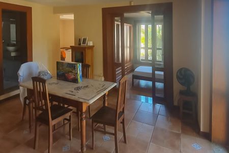 Casa à venda com 287m², 4 quartos e 3 vagas Casa à venda com 287m², 4 quartos e 3 vagasCozinha