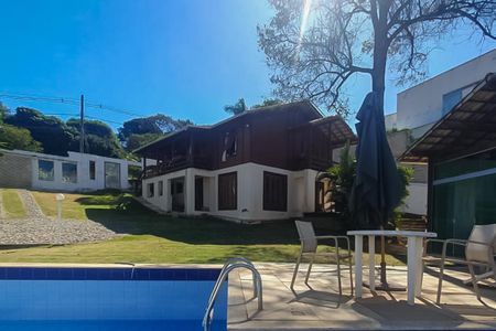 Casa à venda com 287m², 4 quartos e 3 vagas Casa à venda com 287m², 4 quartos e 3 vagasÁrea comum