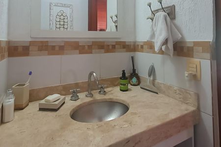 Casa à venda com 287m², 4 quartos e 3 vagas Casa à venda com 287m², 4 quartos e 3 vagasBanheiro Social