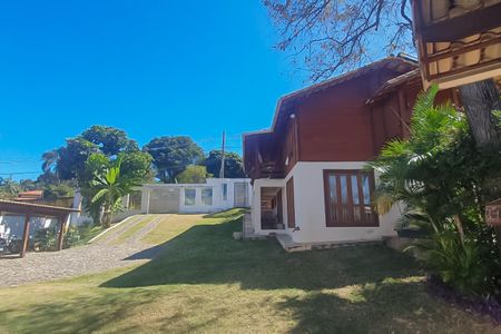 Casa à venda com 287m², 4 quartos e 3 vagas Casa à venda com 287m², 4 quartos e 3 vagasÁrea comum