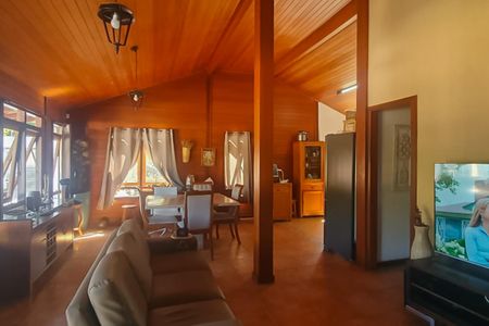 Casa à venda com 287m², 4 quartos e 3 vagas Casa à venda com 287m², 4 quartos e 3 vagasSala